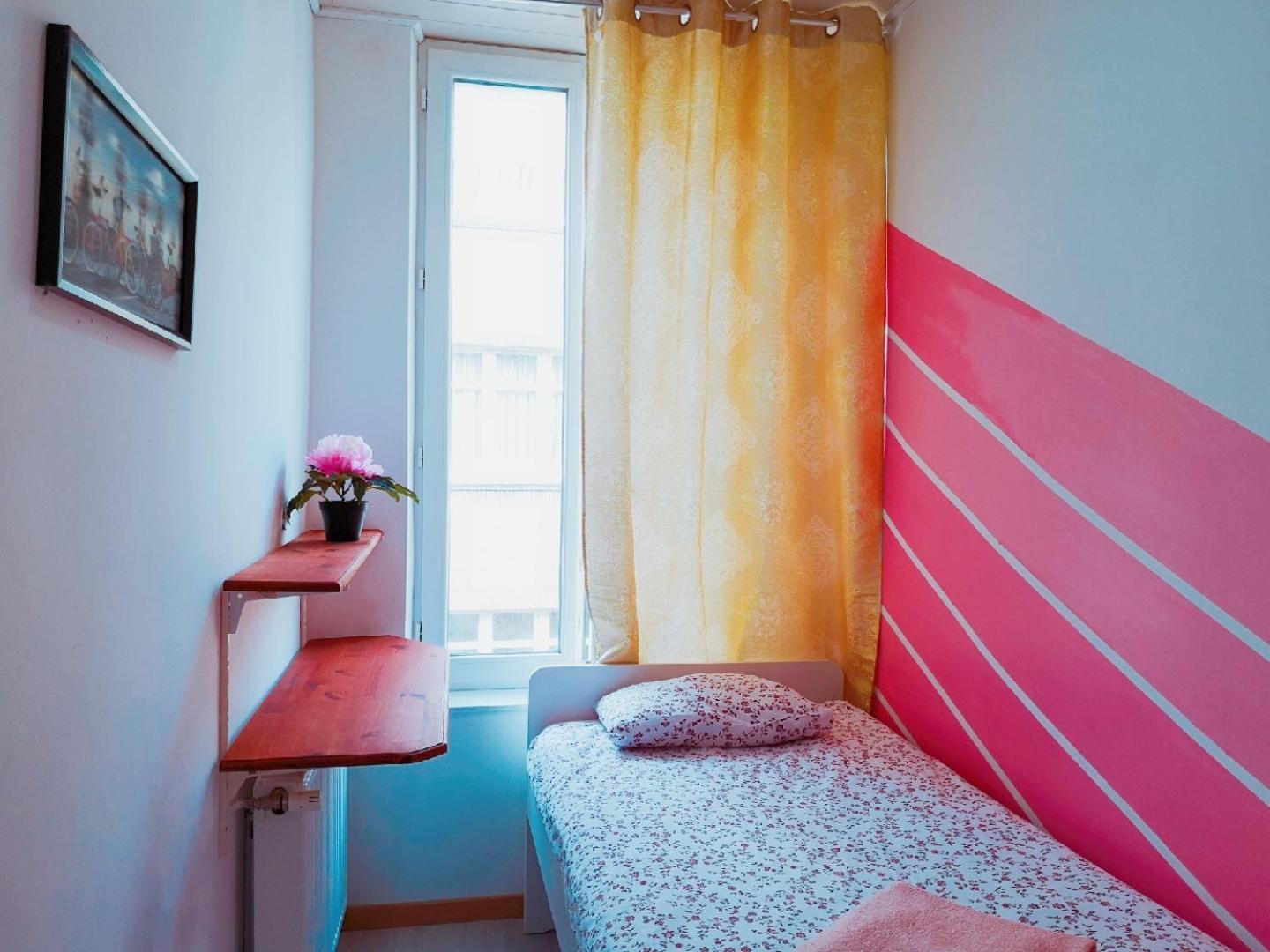 A Private Room For Backpacker Share Bathroom Bruxelles Exterior foto