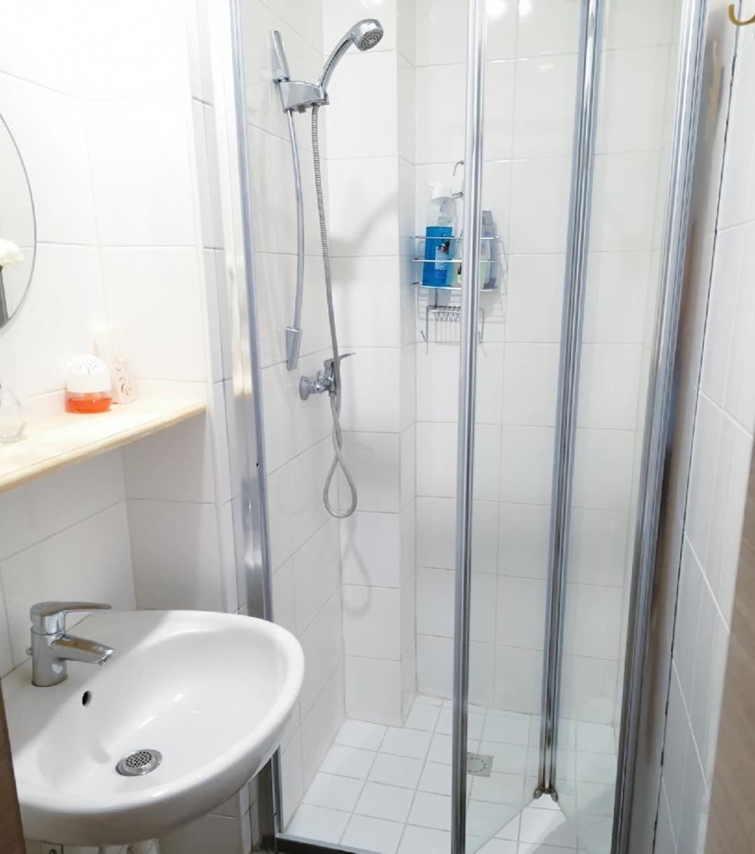A Private Room For Backpacker Share Bathroom Bruxelles Exterior foto